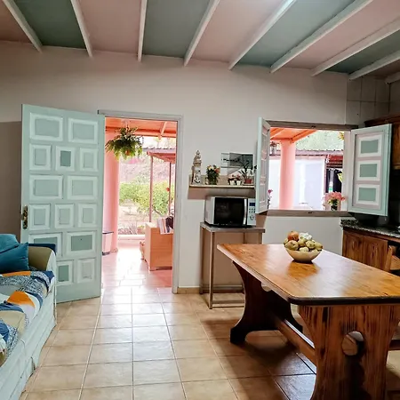 Farm stay La Casa De La Pradera Santa Lucia De Tirajana